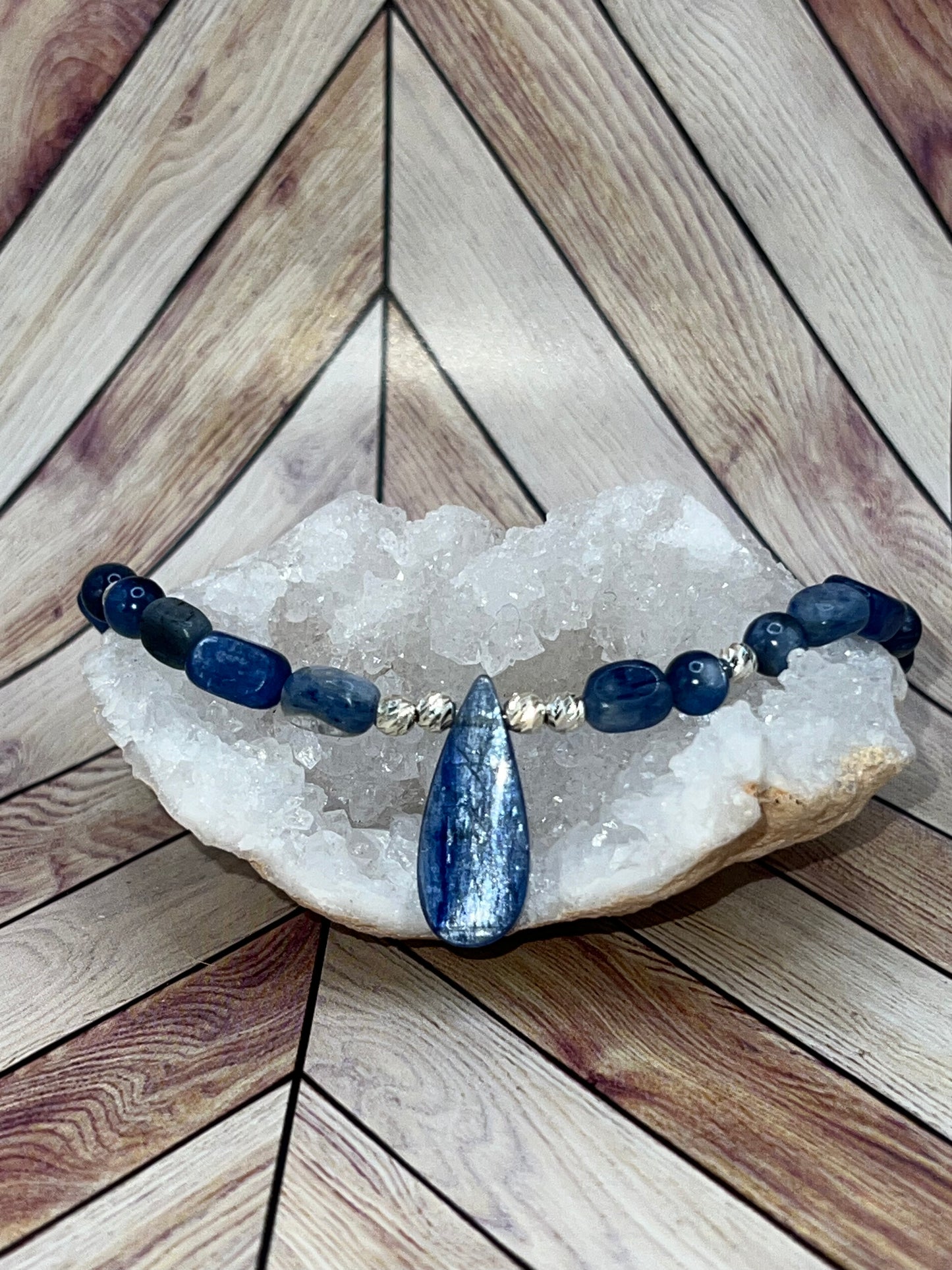 AAA Kyanite 8" Bracelet with Kyanite Teardrop