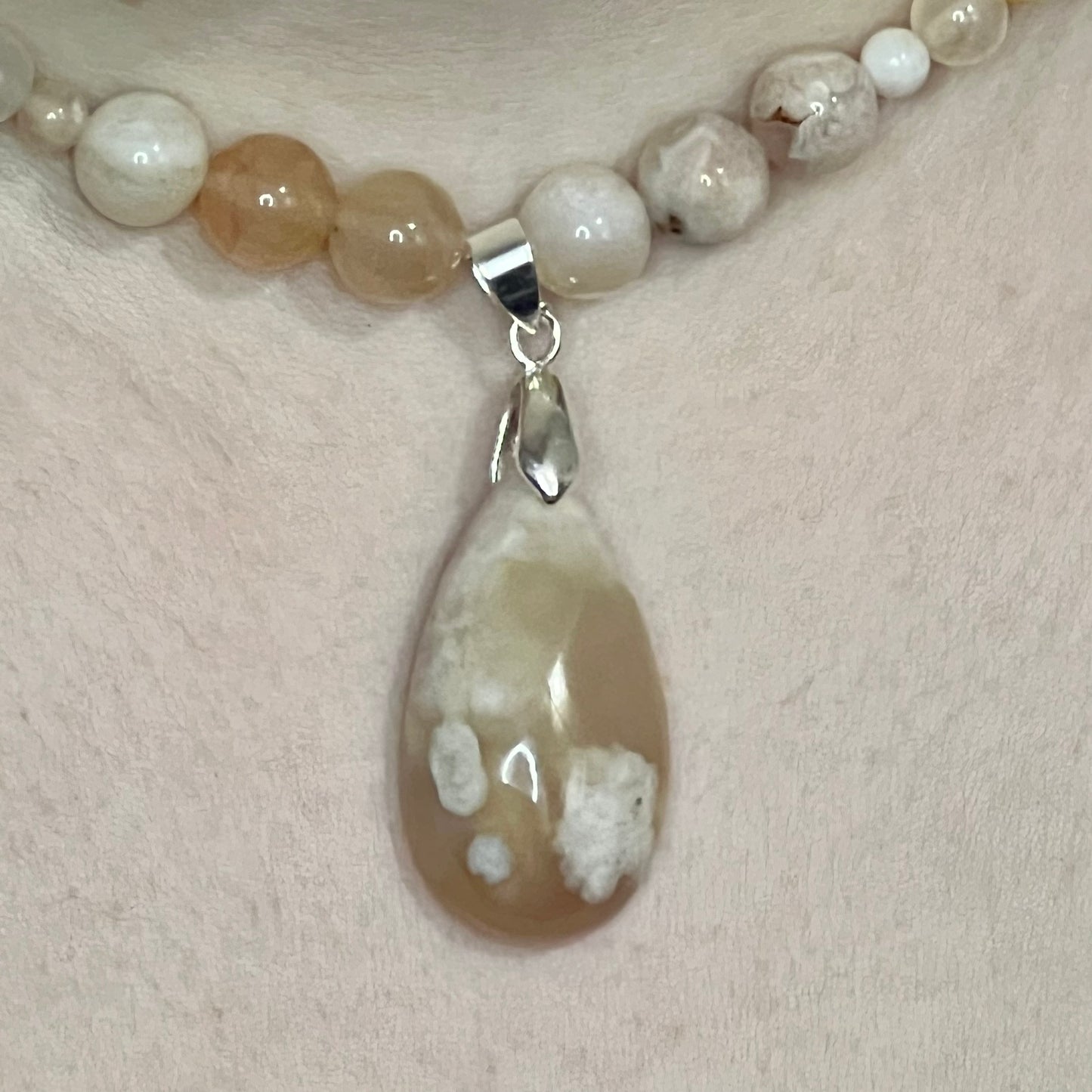 Splendid Sakura Agate Necklace with Pendant