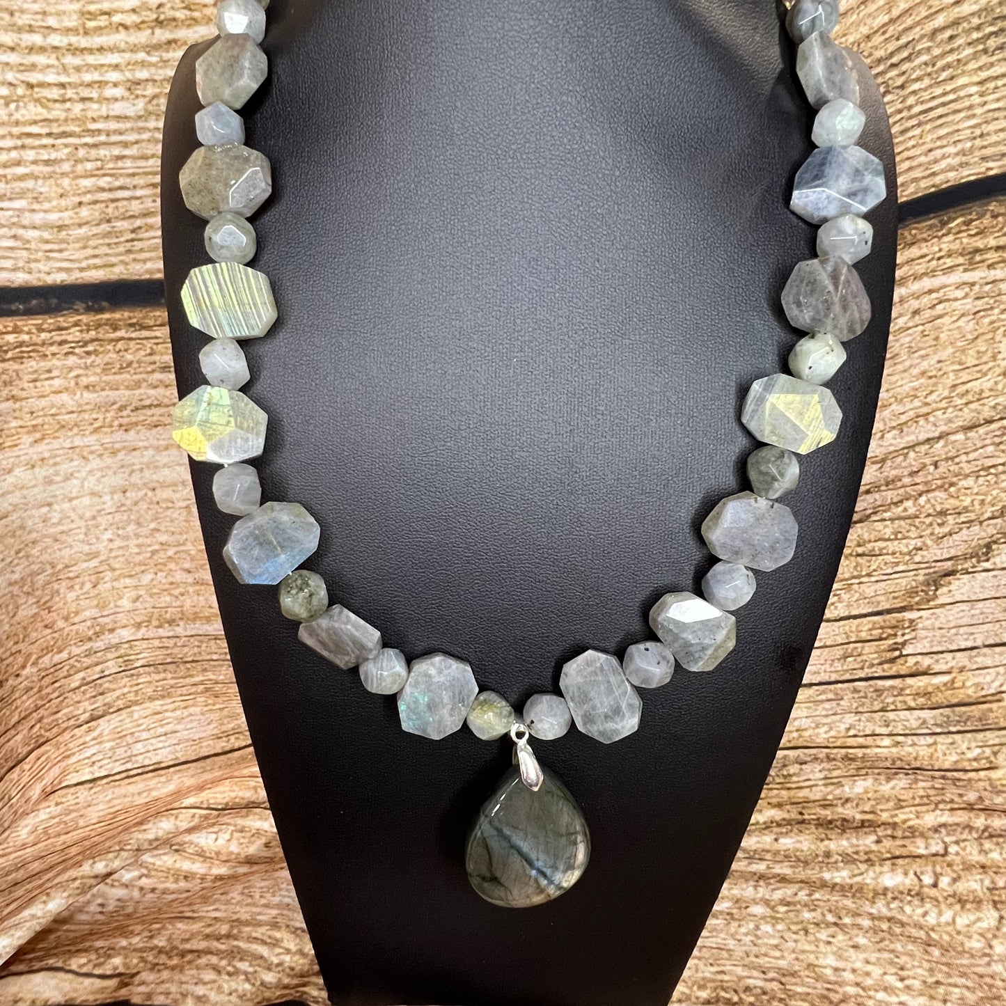 Flashy Faceted Labradorite Necklace with Purple Flash Pendant